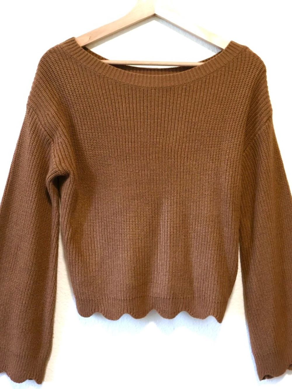 GU by Uniqlo Brown Scalloped Hem Women's Sweater